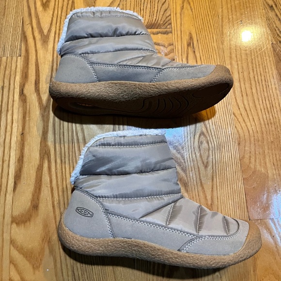 KEEN Women's Howser Quilted Cozy Ankle Boot Grey 6.5 Winter Snow Rain - Picture 2 of 6